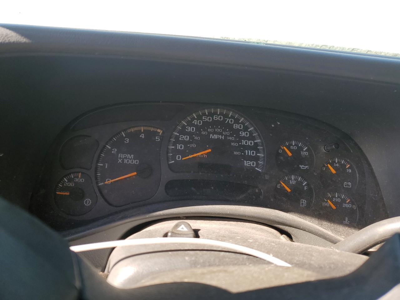 2004 Chevrolet Silverado - Image 9