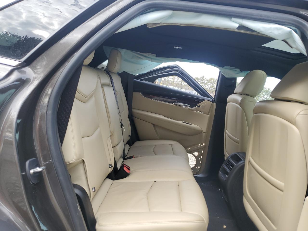 2019 Cadillac XT5 - Image 11