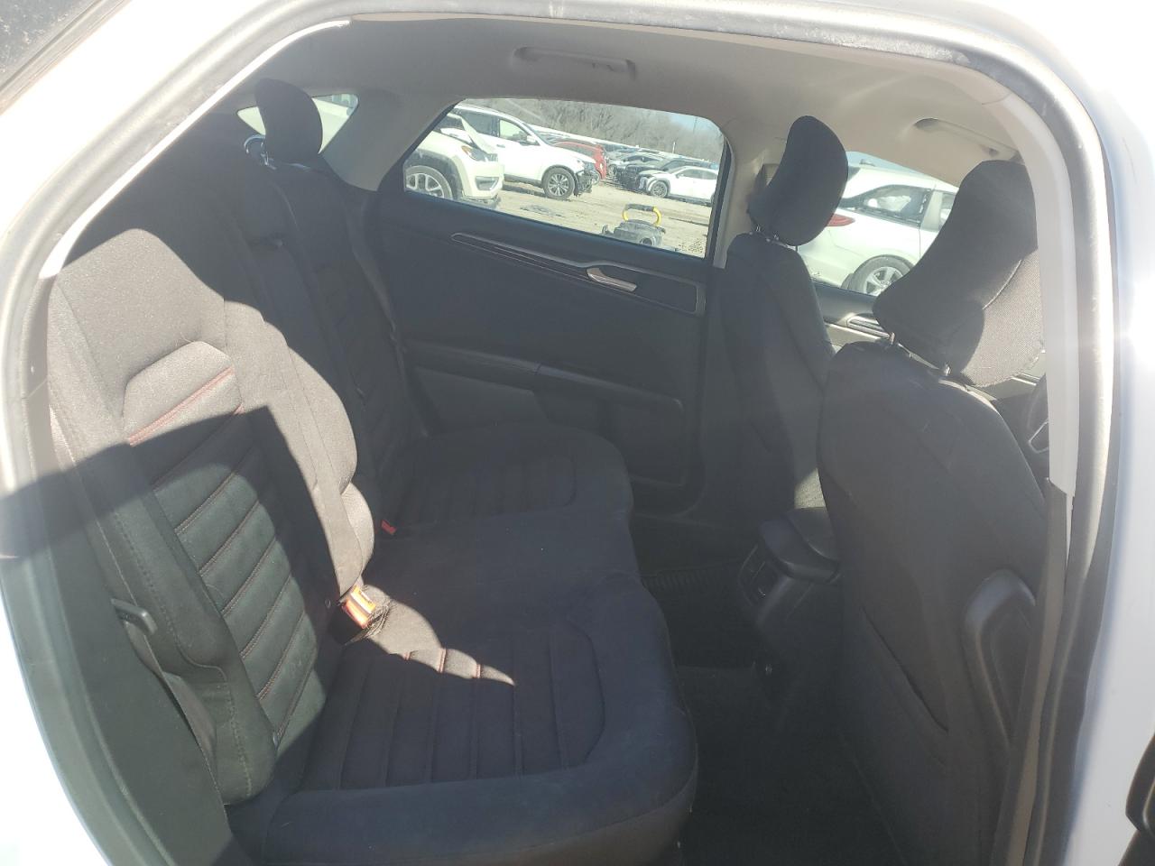 2016 Ford Fusion - Image 11