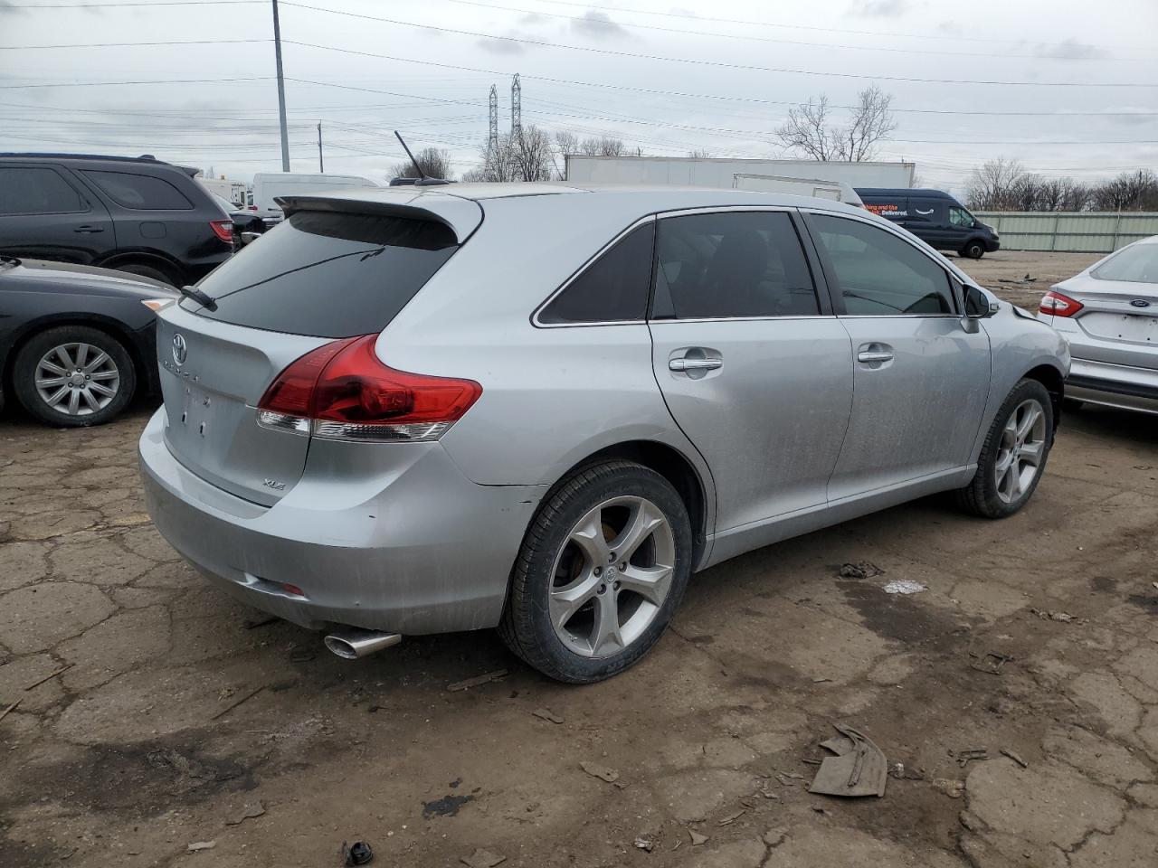2015 Toyota Venza - Image 3