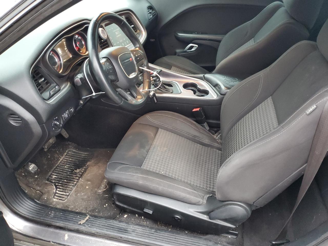 2015 Dodge Challenger - Image 7