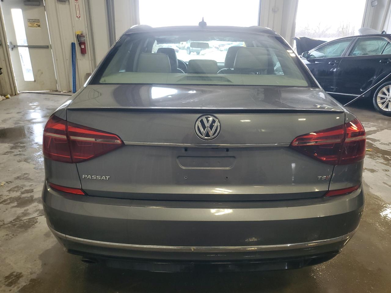 2017 Volkswagen Passat - Image 6