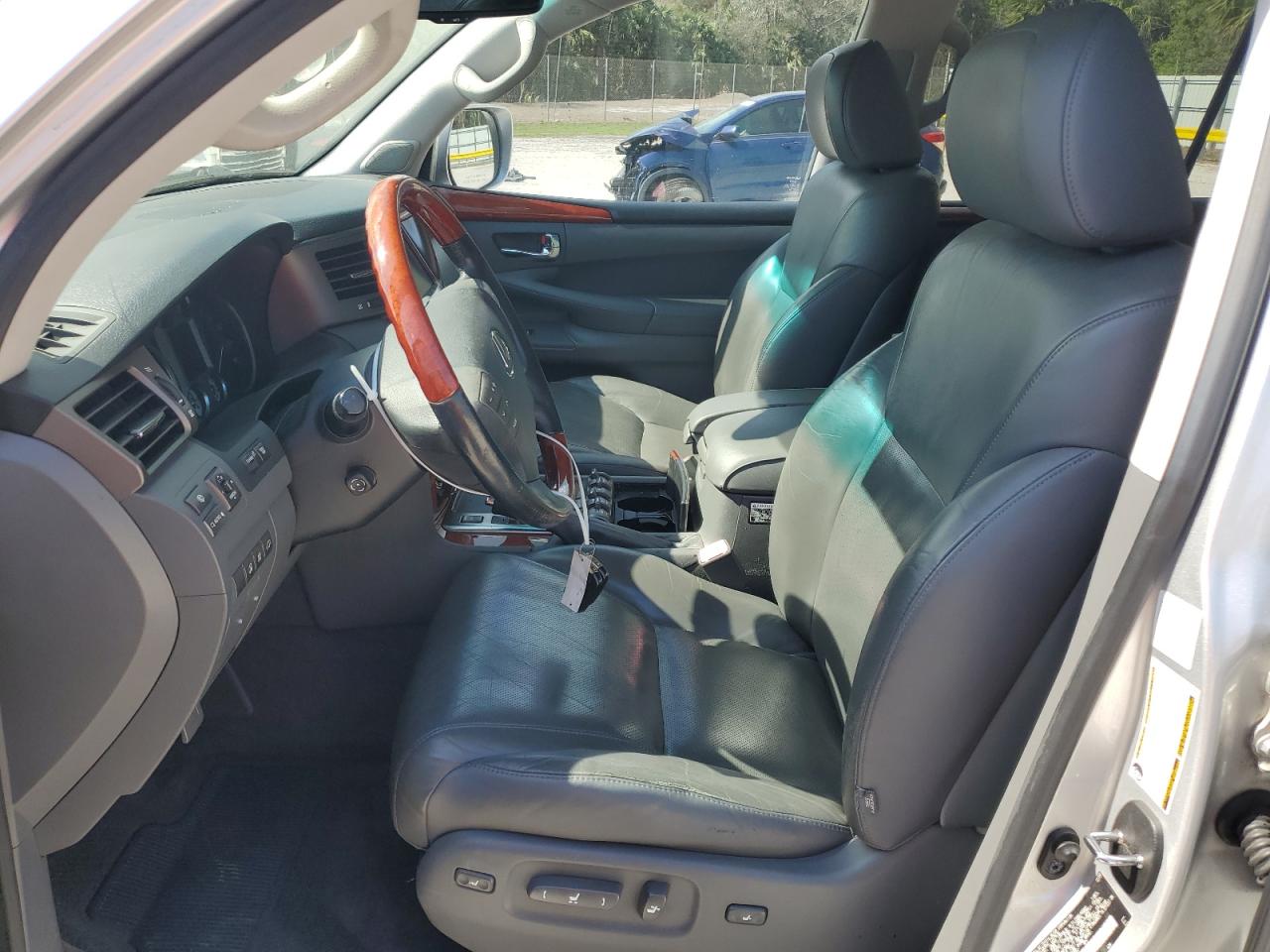 2010 Lexus LX - Image 7