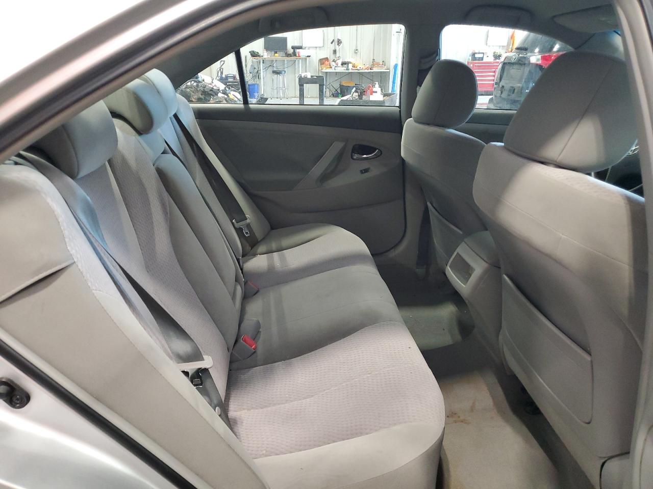 2011 Toyota Camry - Image 10