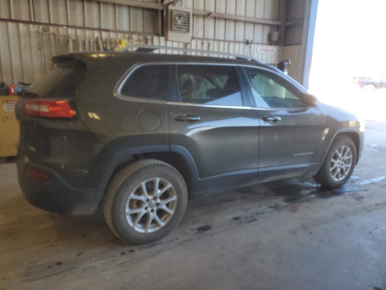2016 Jeep Grand Cherokee - Image 3