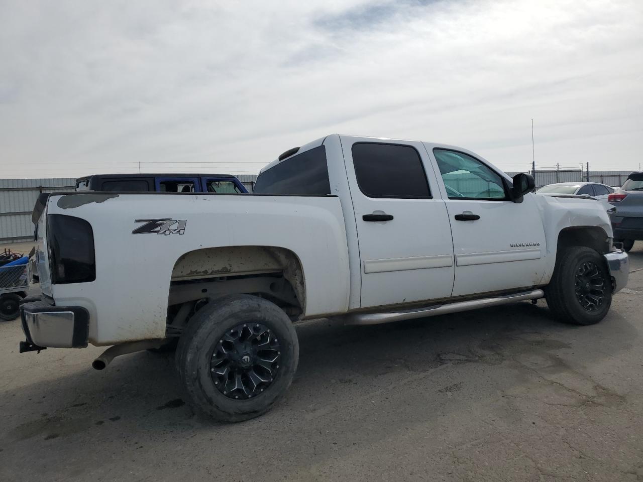 2012 Chevrolet Silverado - Image 3