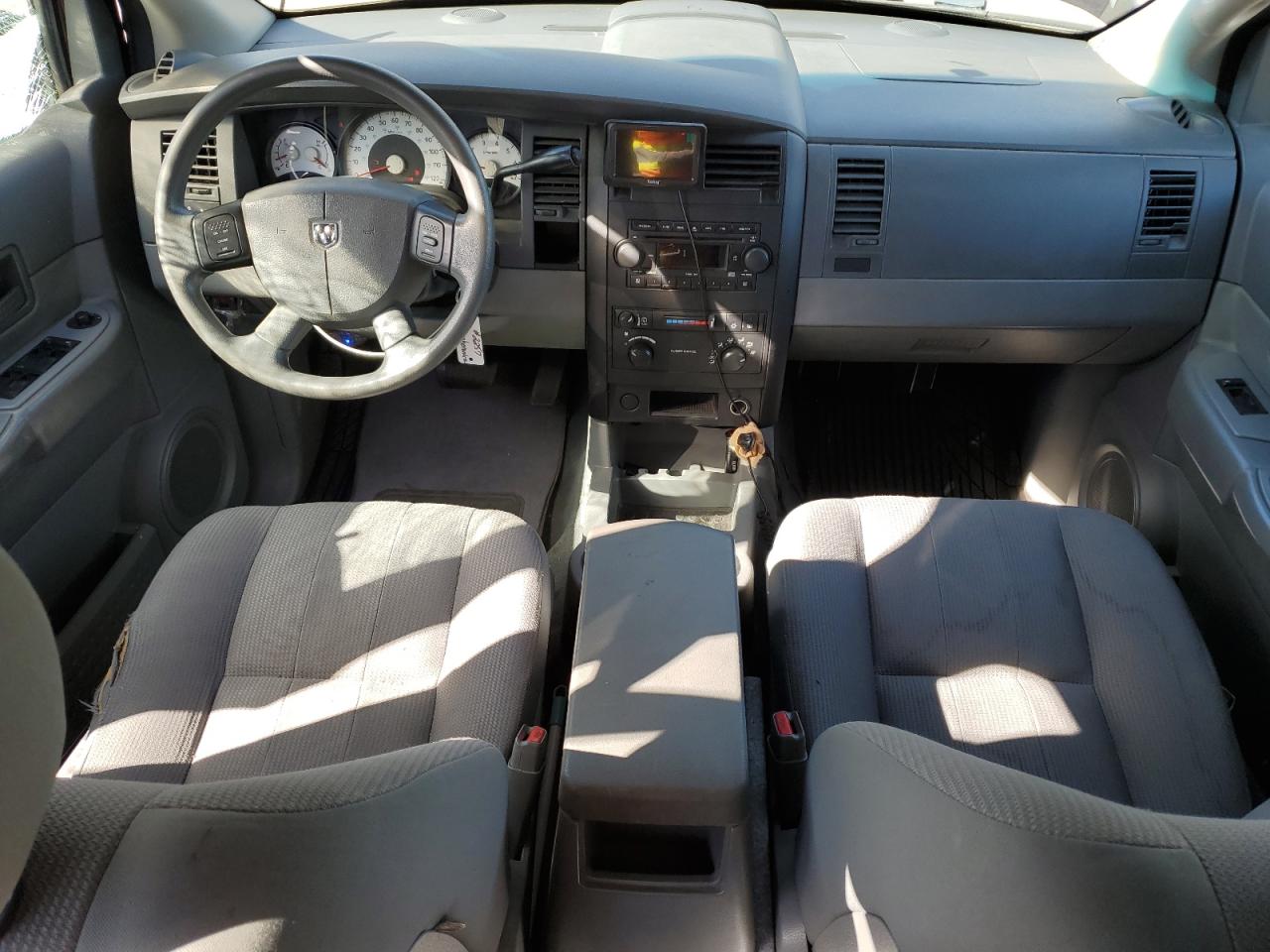 2004 Dodge Durango - Image 8