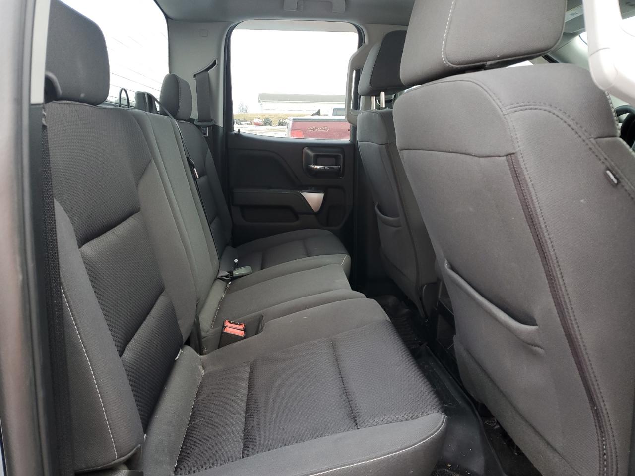 2018 Chevrolet Silverado - Image 11