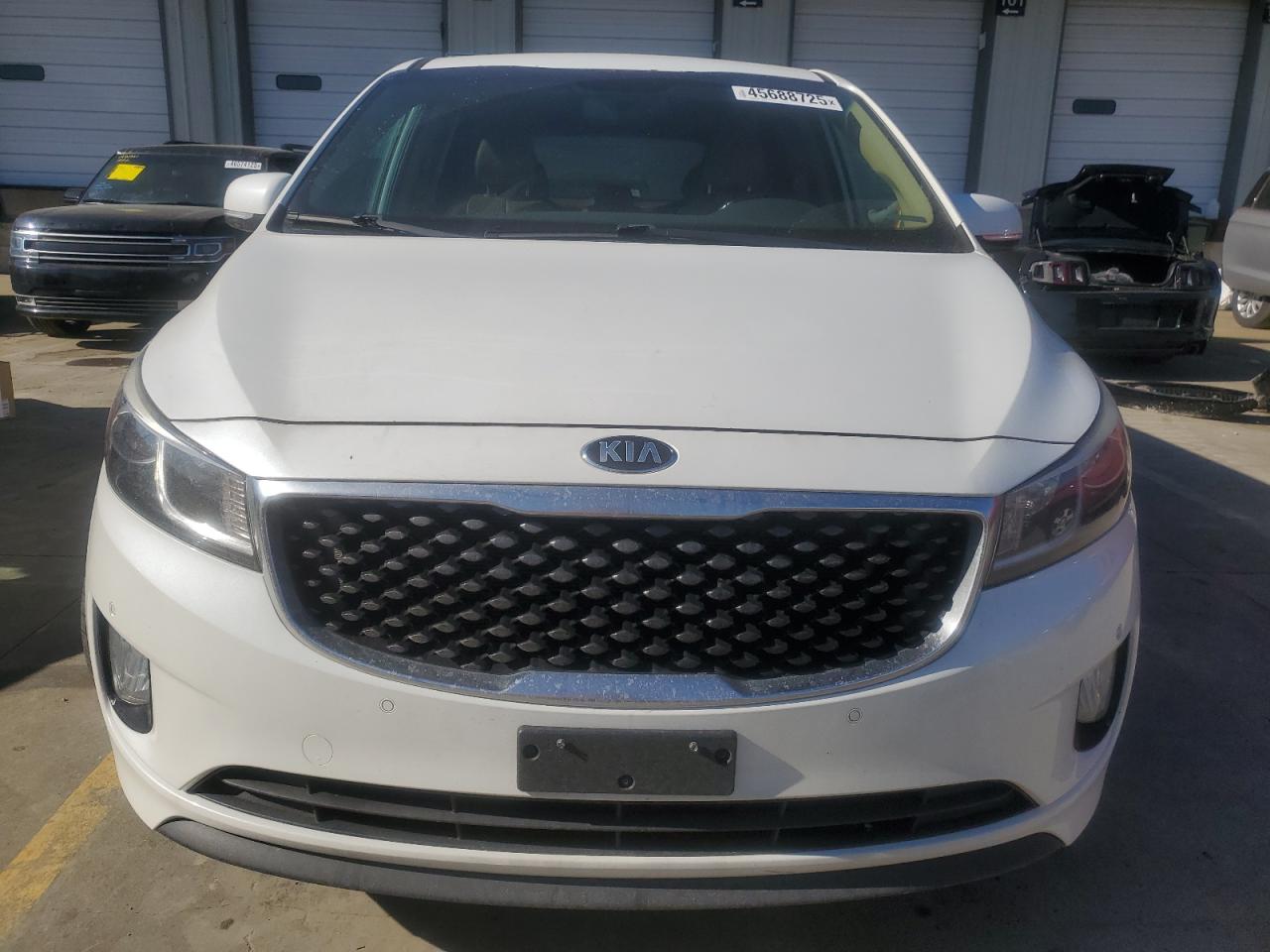 2017 Kia Sedona - Image 5