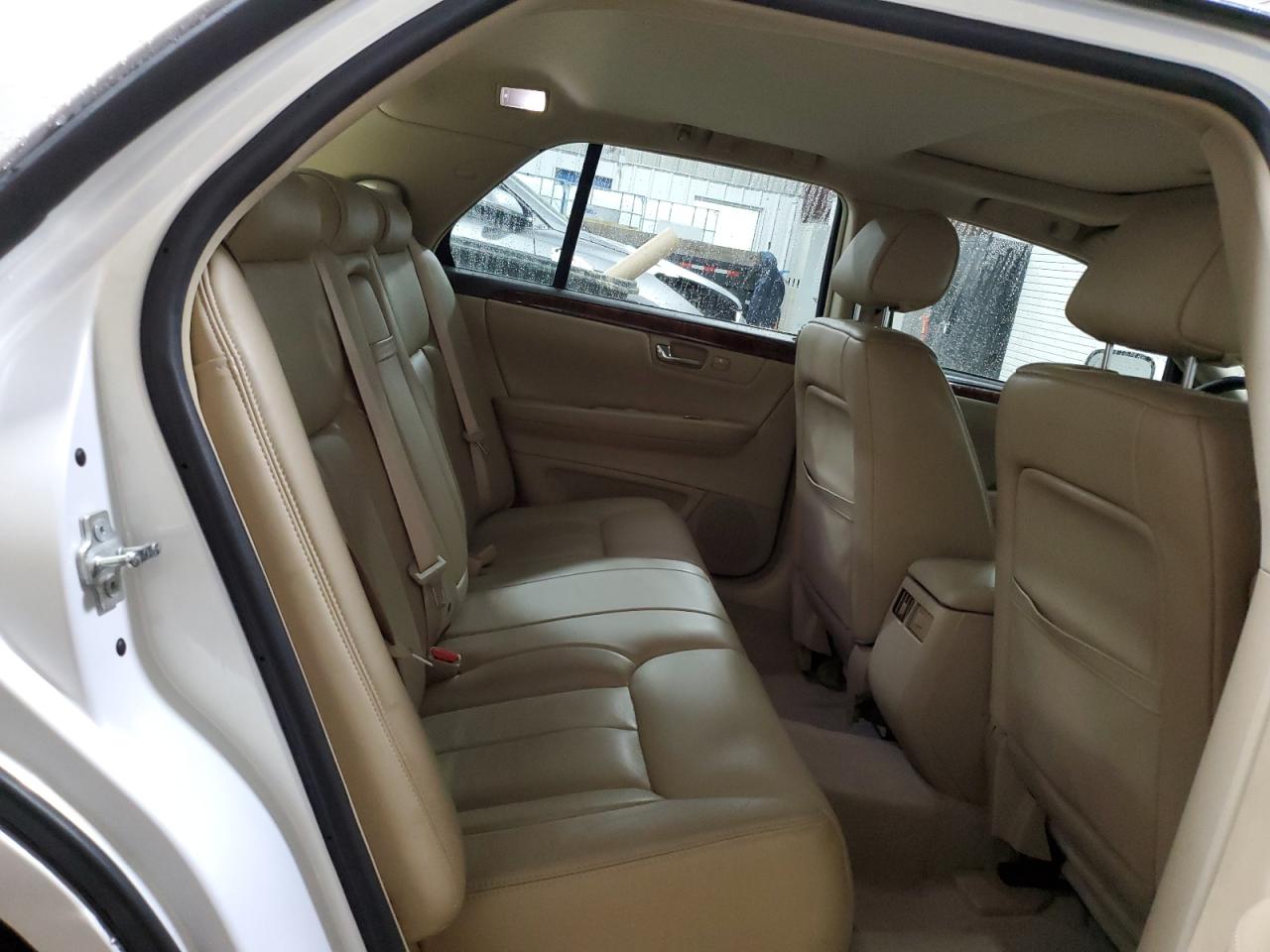 2007 Cadillac DTS - Image 10