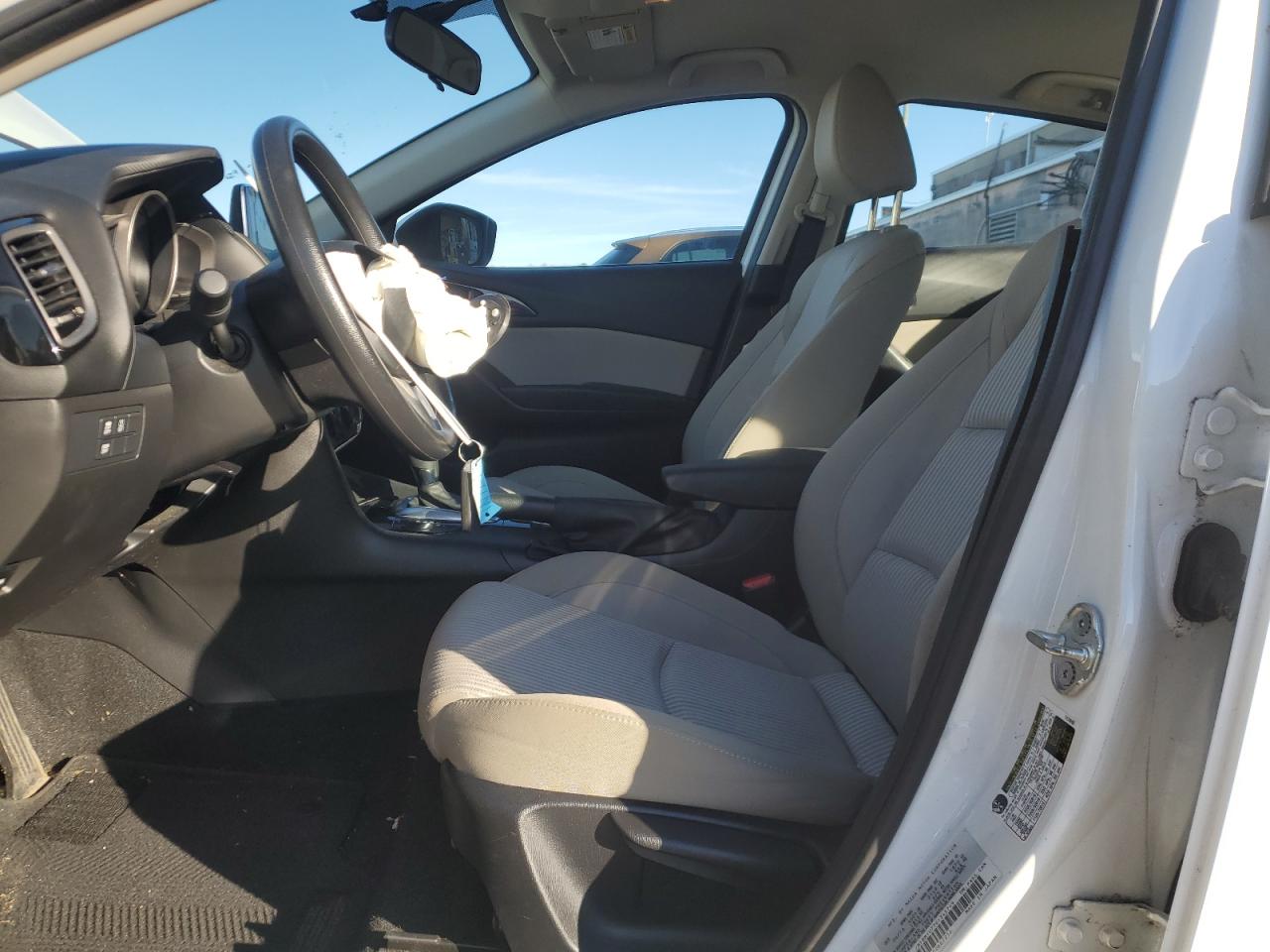 2016 Mazda 3 - Image 7