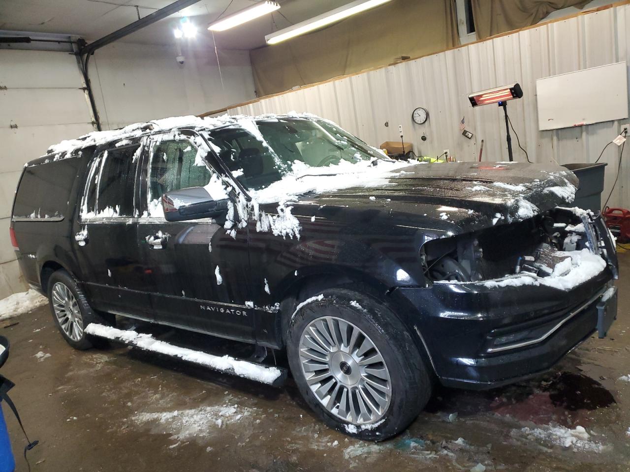 2017 Lincoln Navigator - Image 4