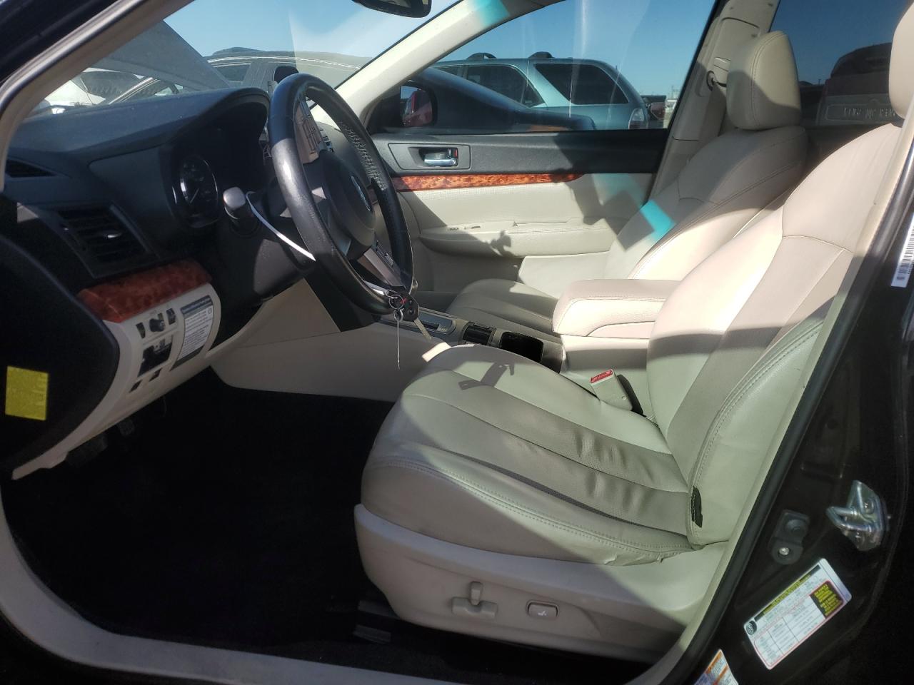 2010 Subaru Outback - Image 7