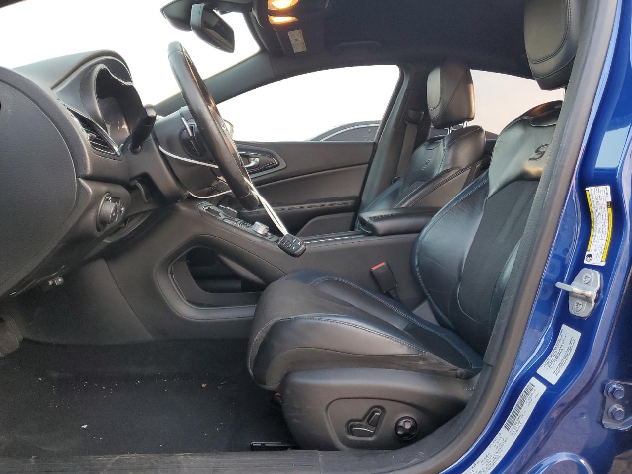 2015 Chrysler 200 - Image 7