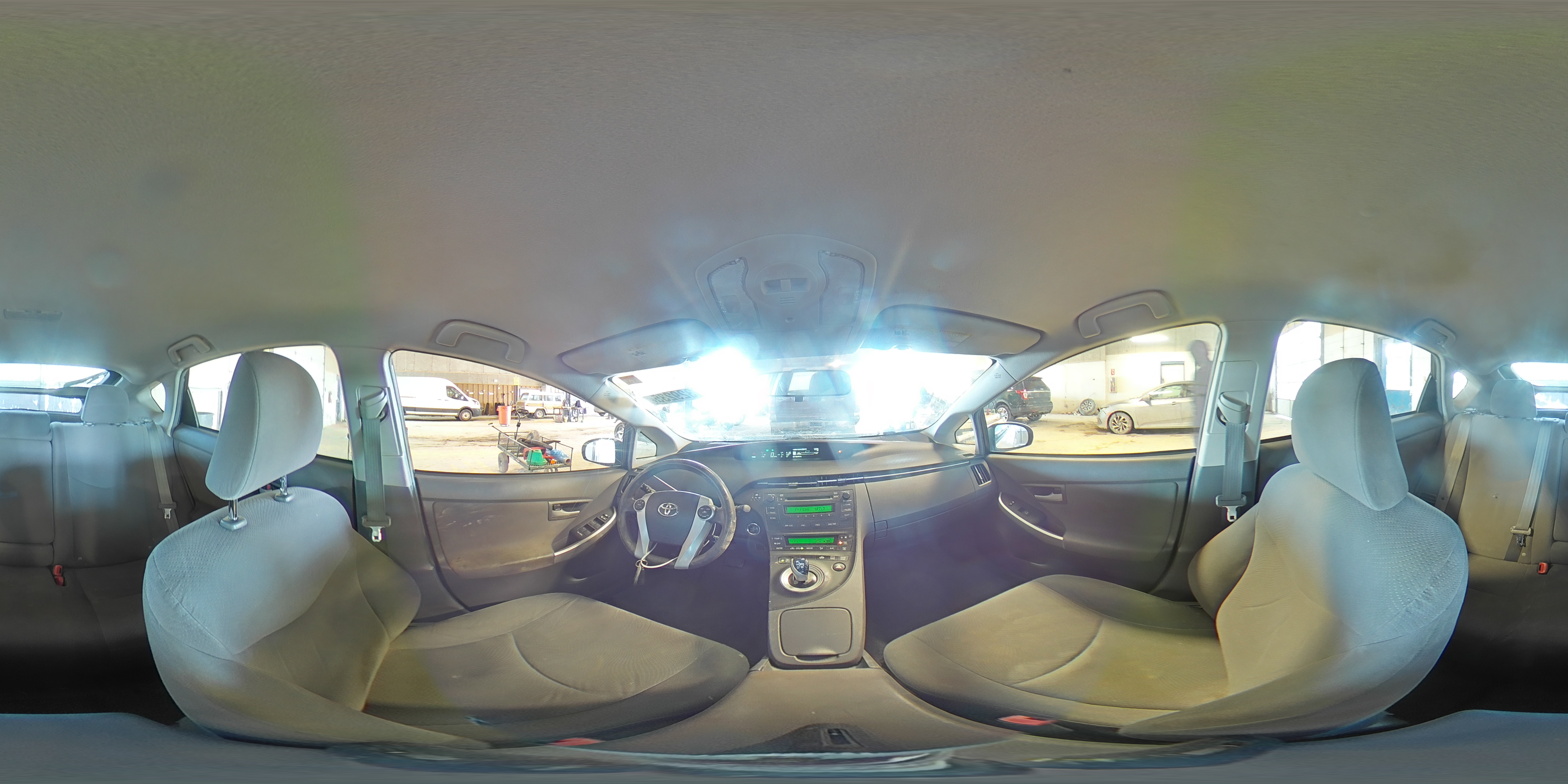 2010 Toyota Prius - Image 13
