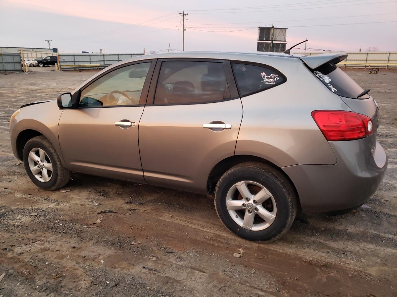 2010 Nissan Rogue - Image 2