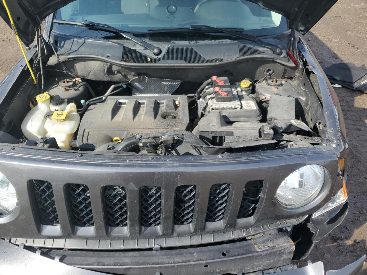 2016 Jeep Liberty (Patriot) - Image 13