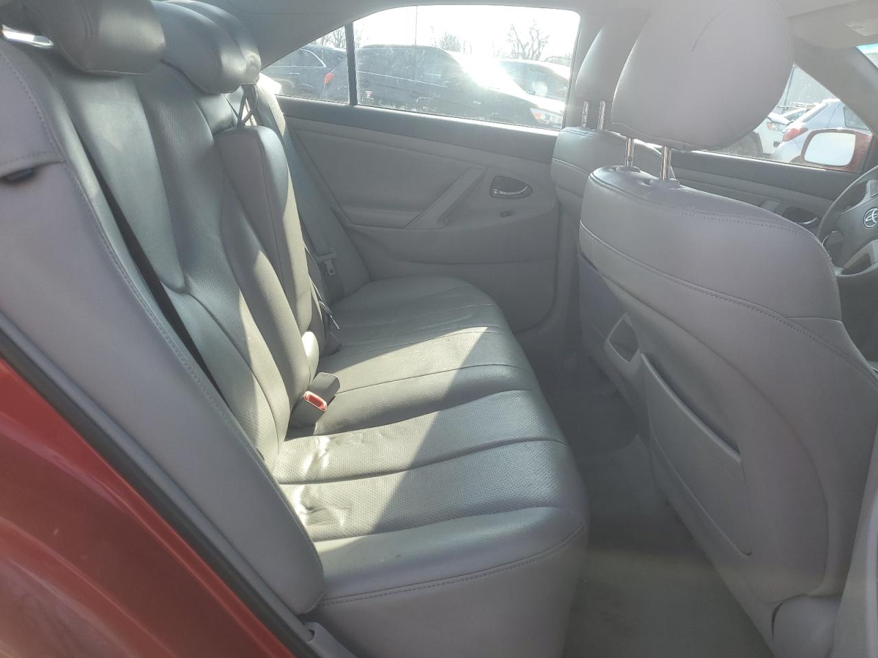 2011 Toyota Camry - Image 10