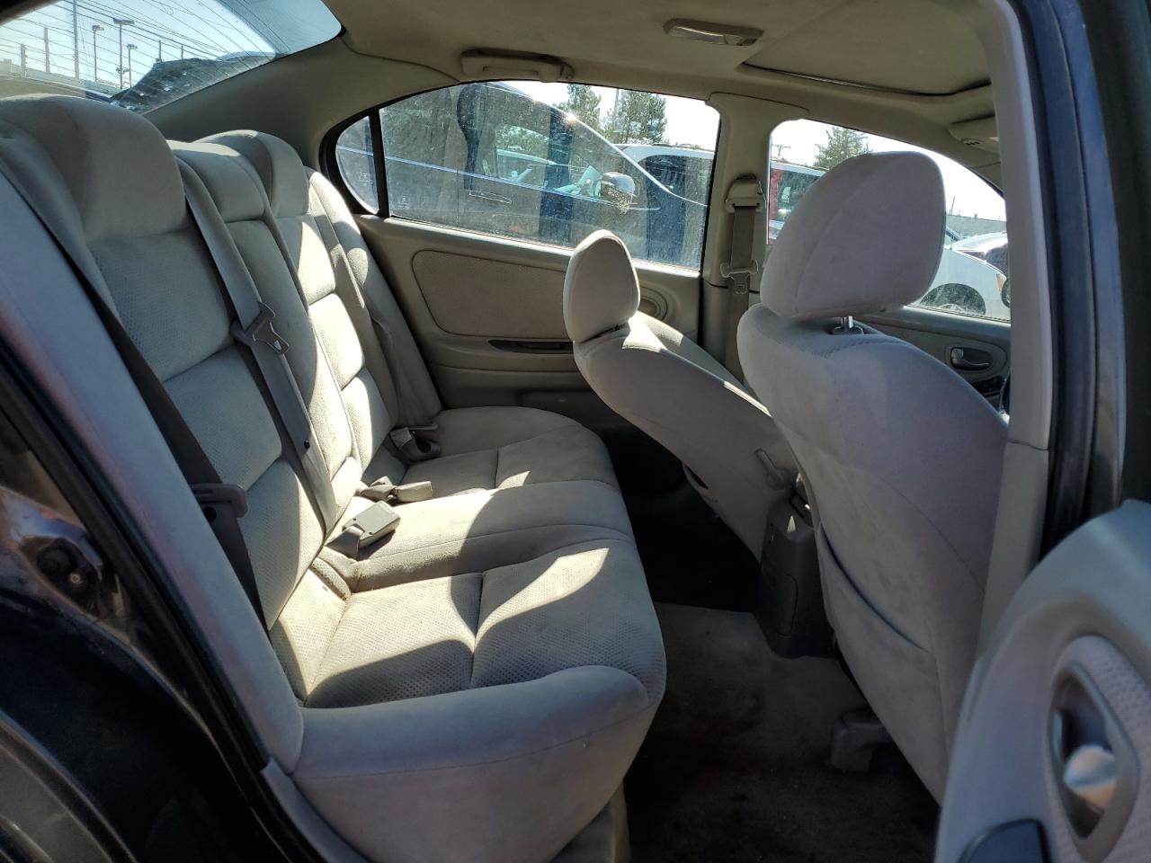 2003 Nissan Maxima - Image 10