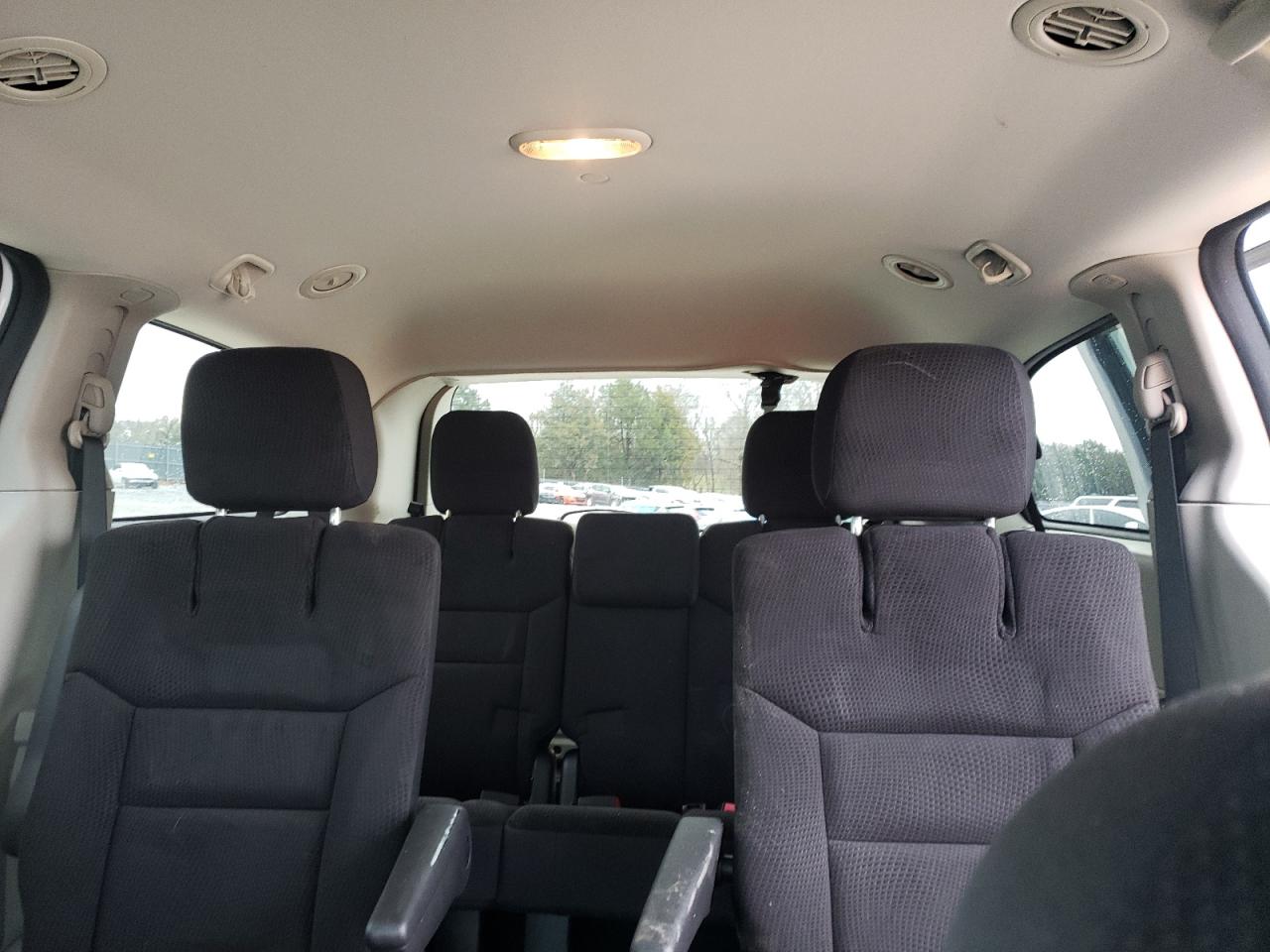 2018 Dodge Caravan - Image 10
