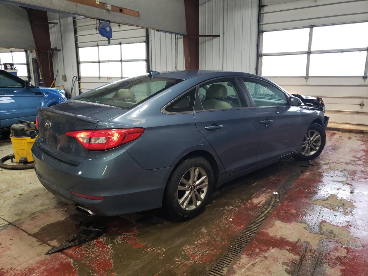 2016 Hyundai Sonata - Image 3