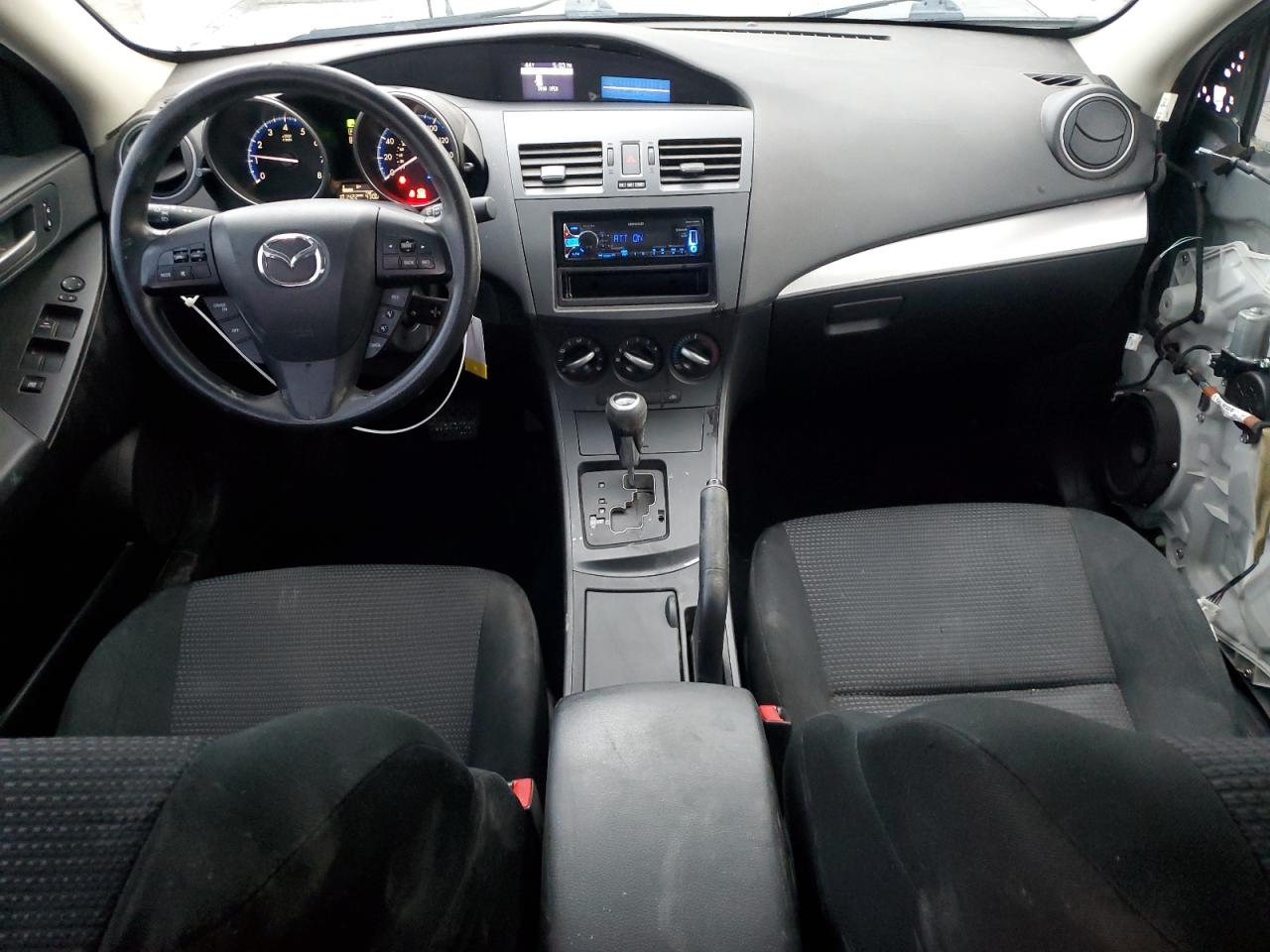 2013 Mazda 3 - Image 8