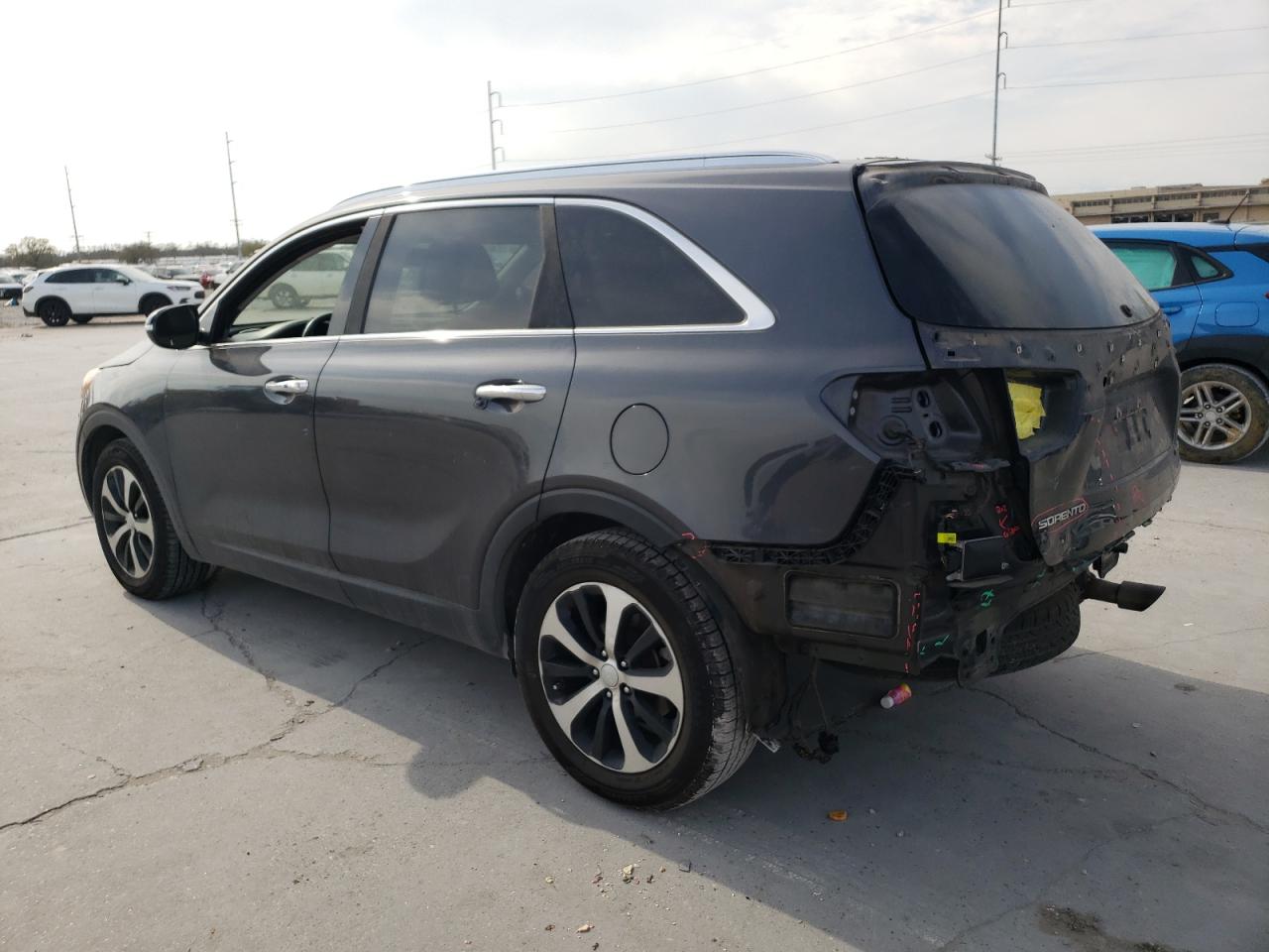 2016 Kia Sorento - Image 2