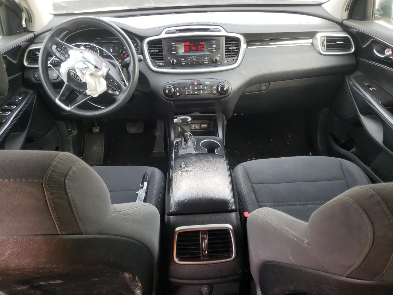 2017 Kia Sorento - Image 8