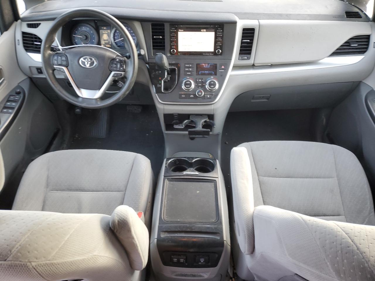 2020 Toyota Sienna - Image 8