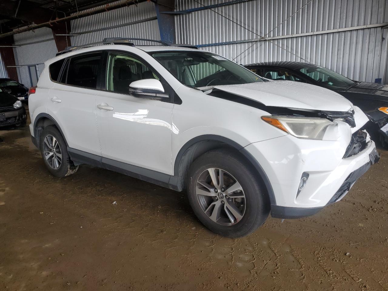 2018 Toyota RAV 4 - Image 4
