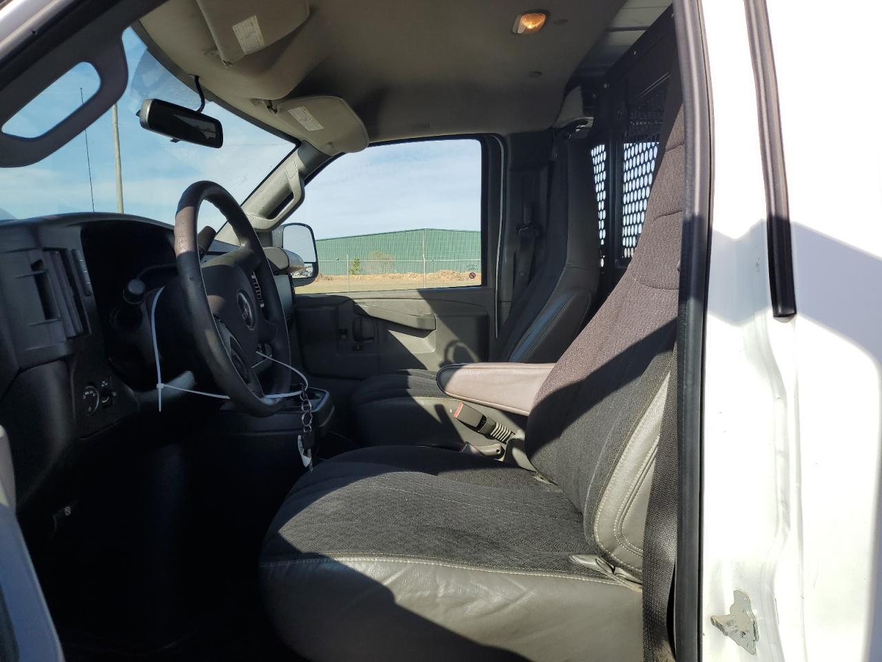 2018 GMC Savana - Image 7