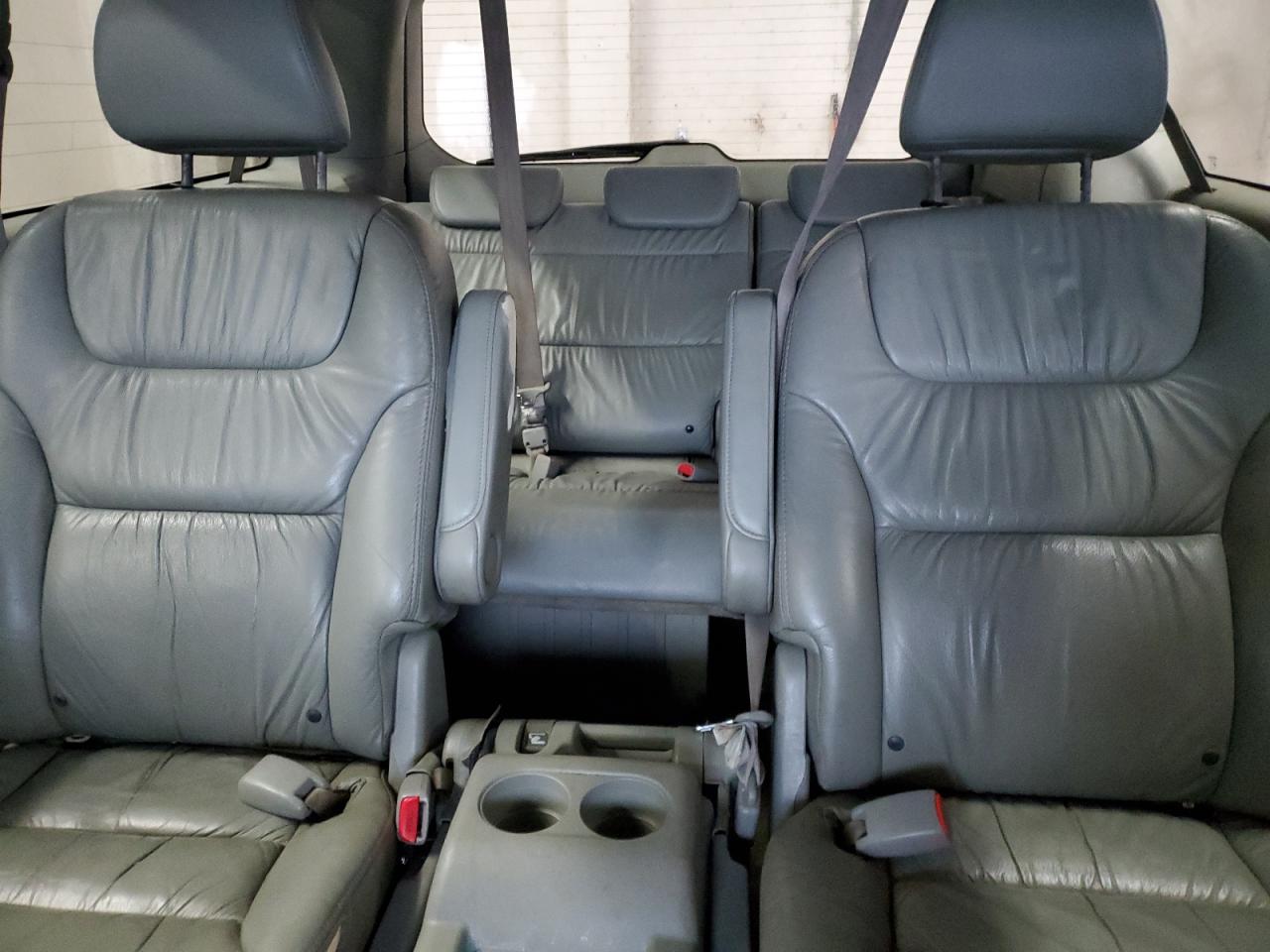 2008 Honda Odyssey - Image 10