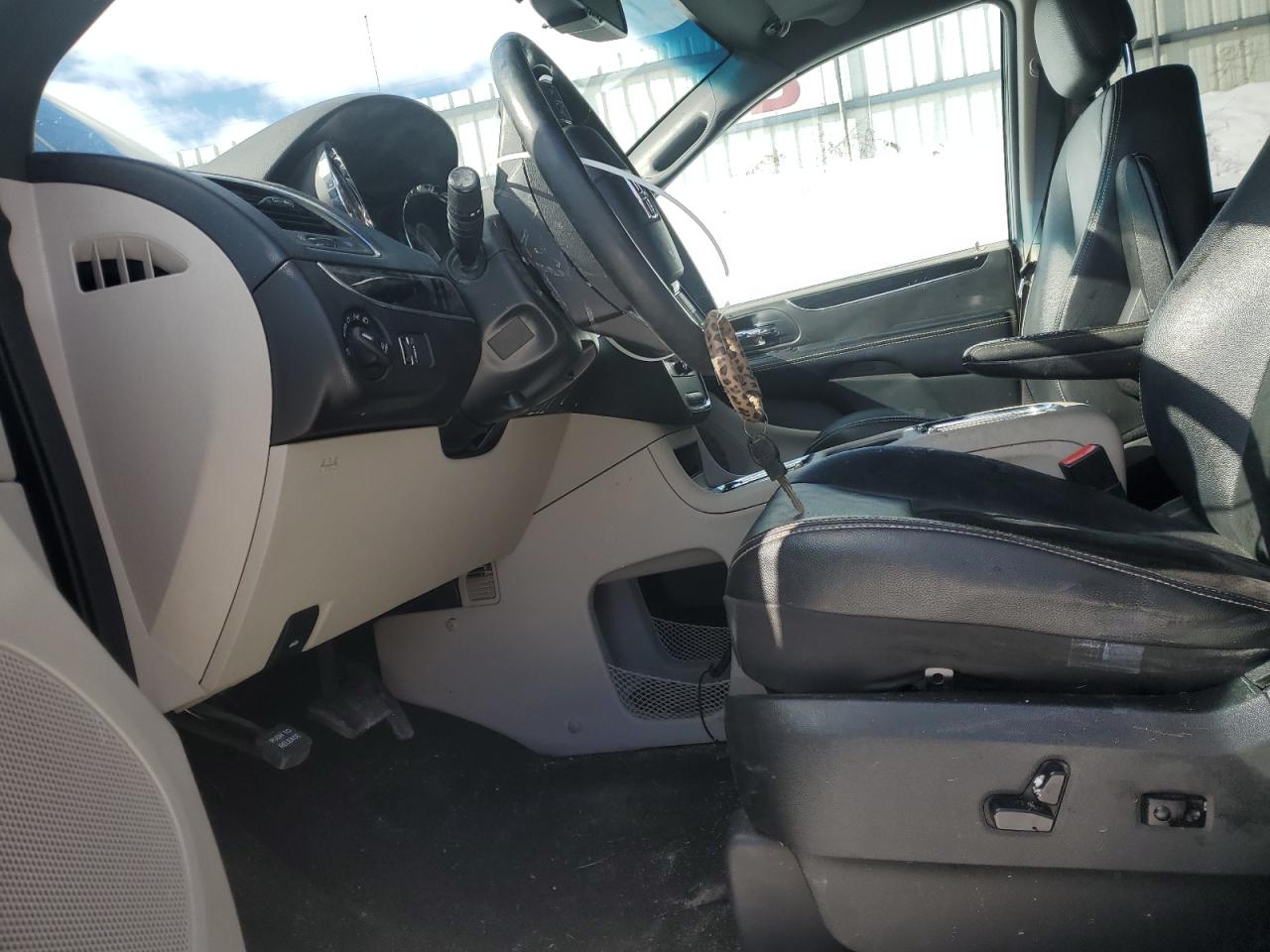 2017 Dodge Caravan - Image 7