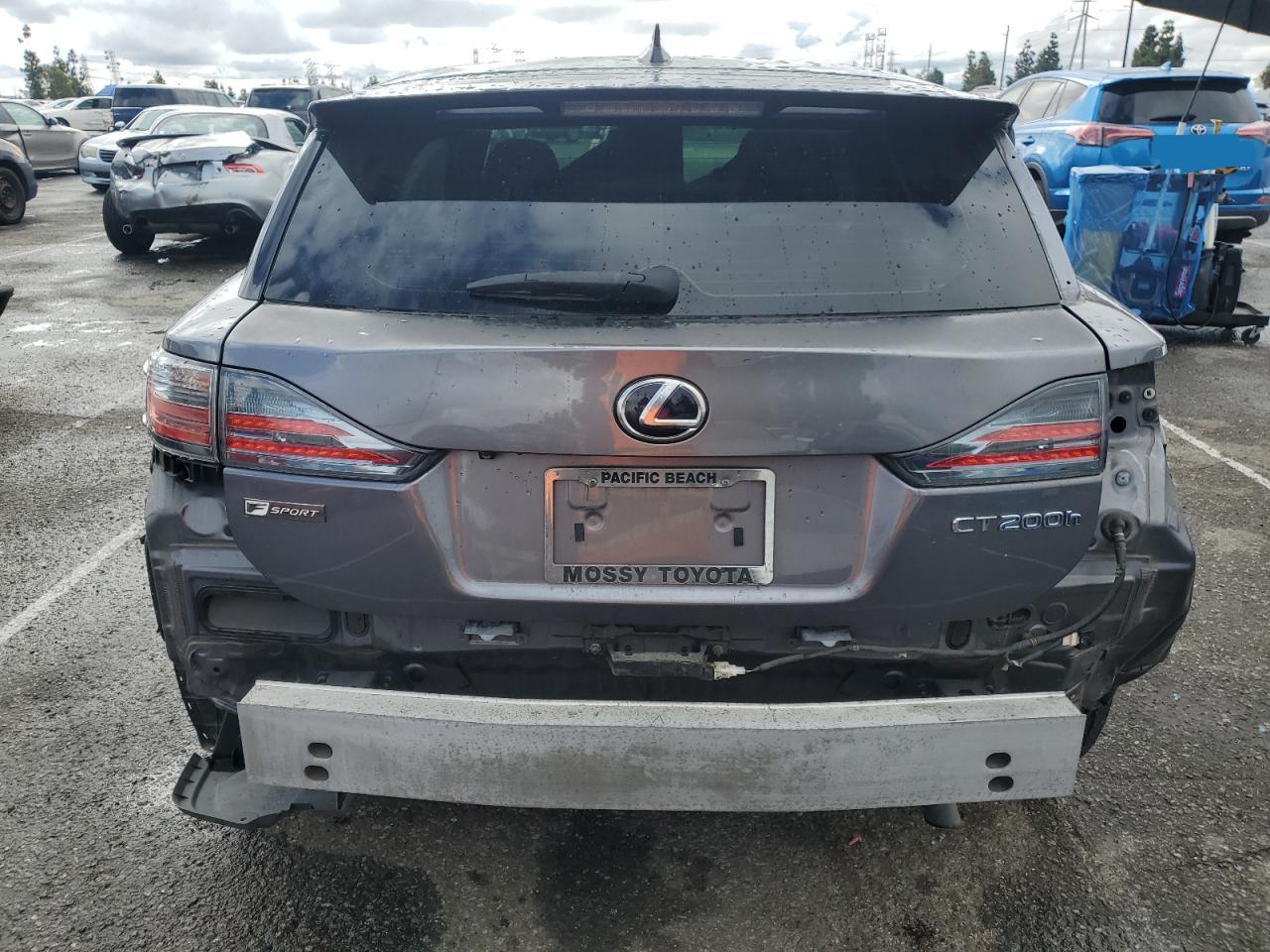 2015 Lexus CT - Image 6
