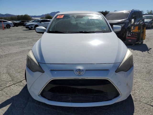 Sedans TOYOTA YARIS 2017 Biały