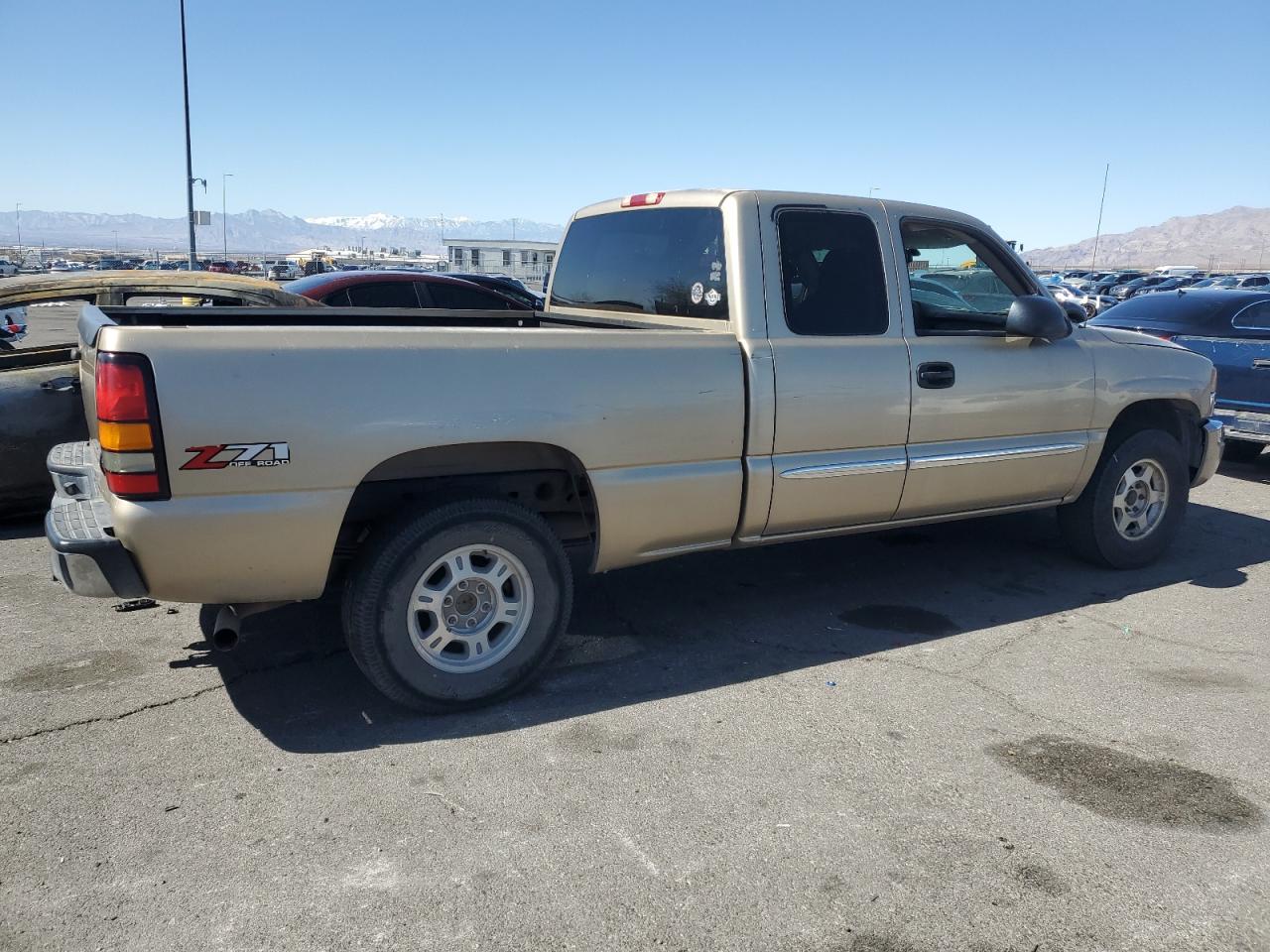 2004 GMC Sierra - Image 3