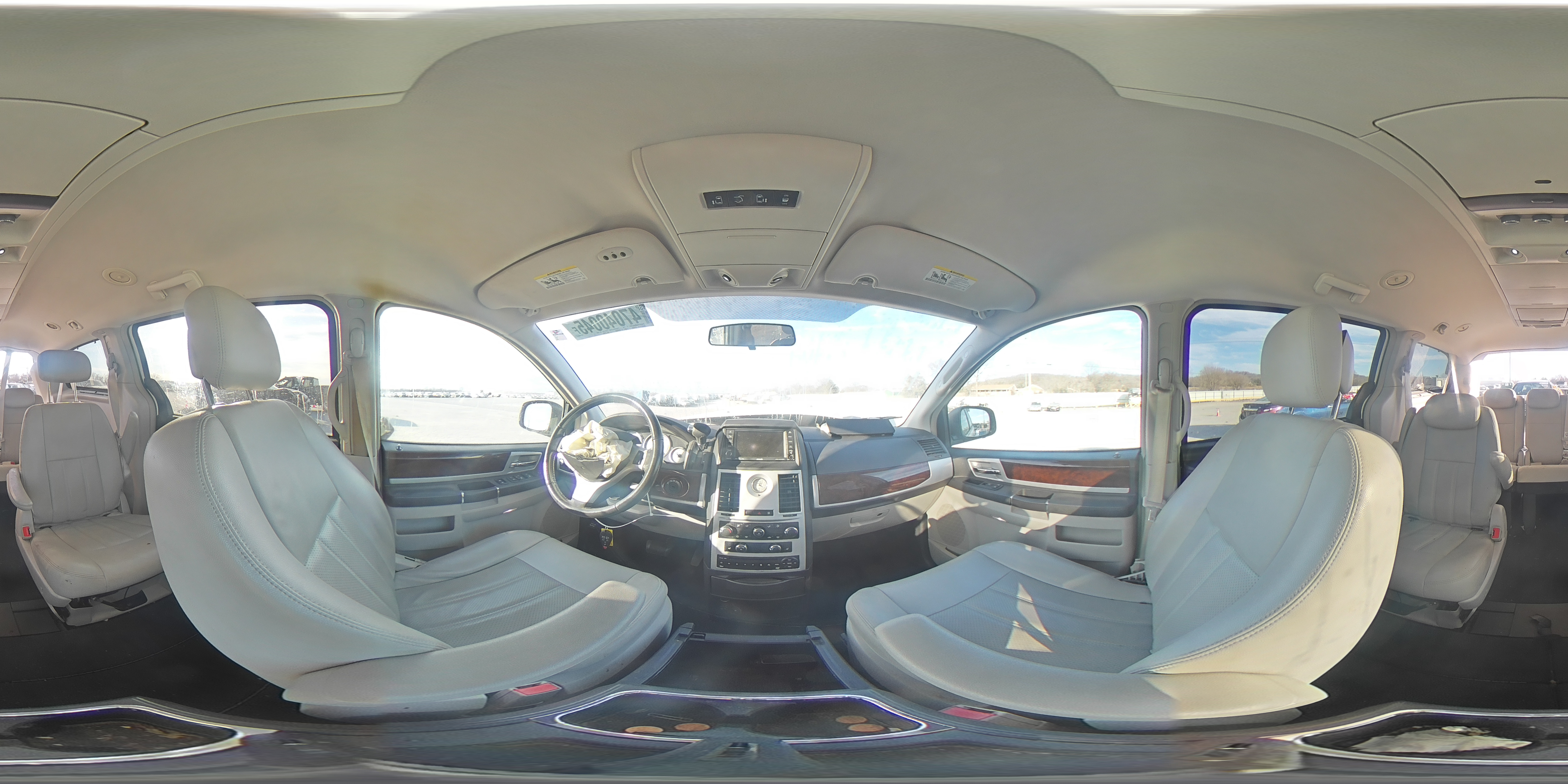 2010 Chrysler Town & Country - Image 13