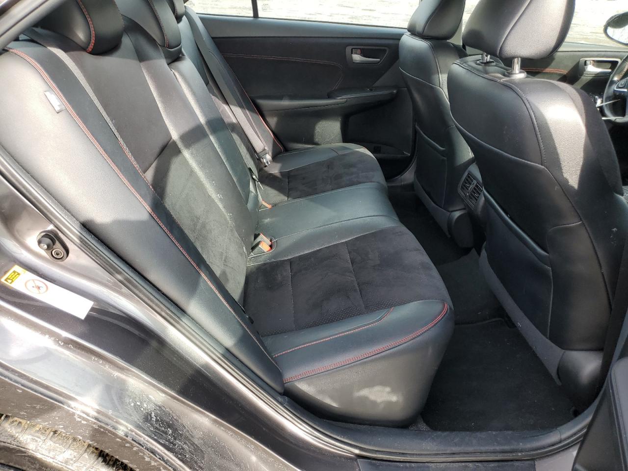 2015 Toyota Camry - Image 10