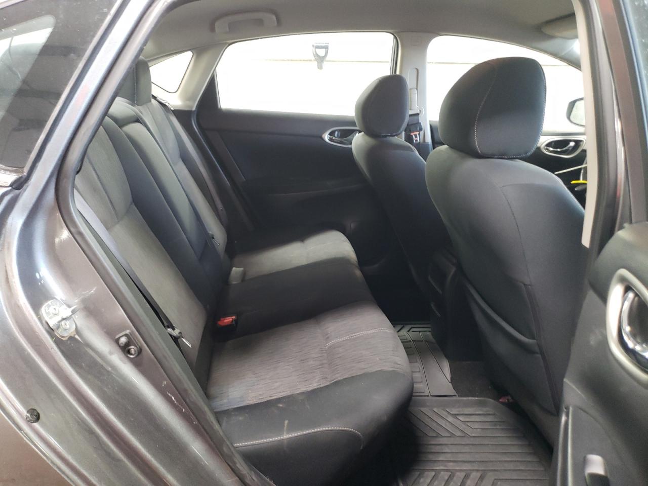 2015 Nissan Sentra - Image 10