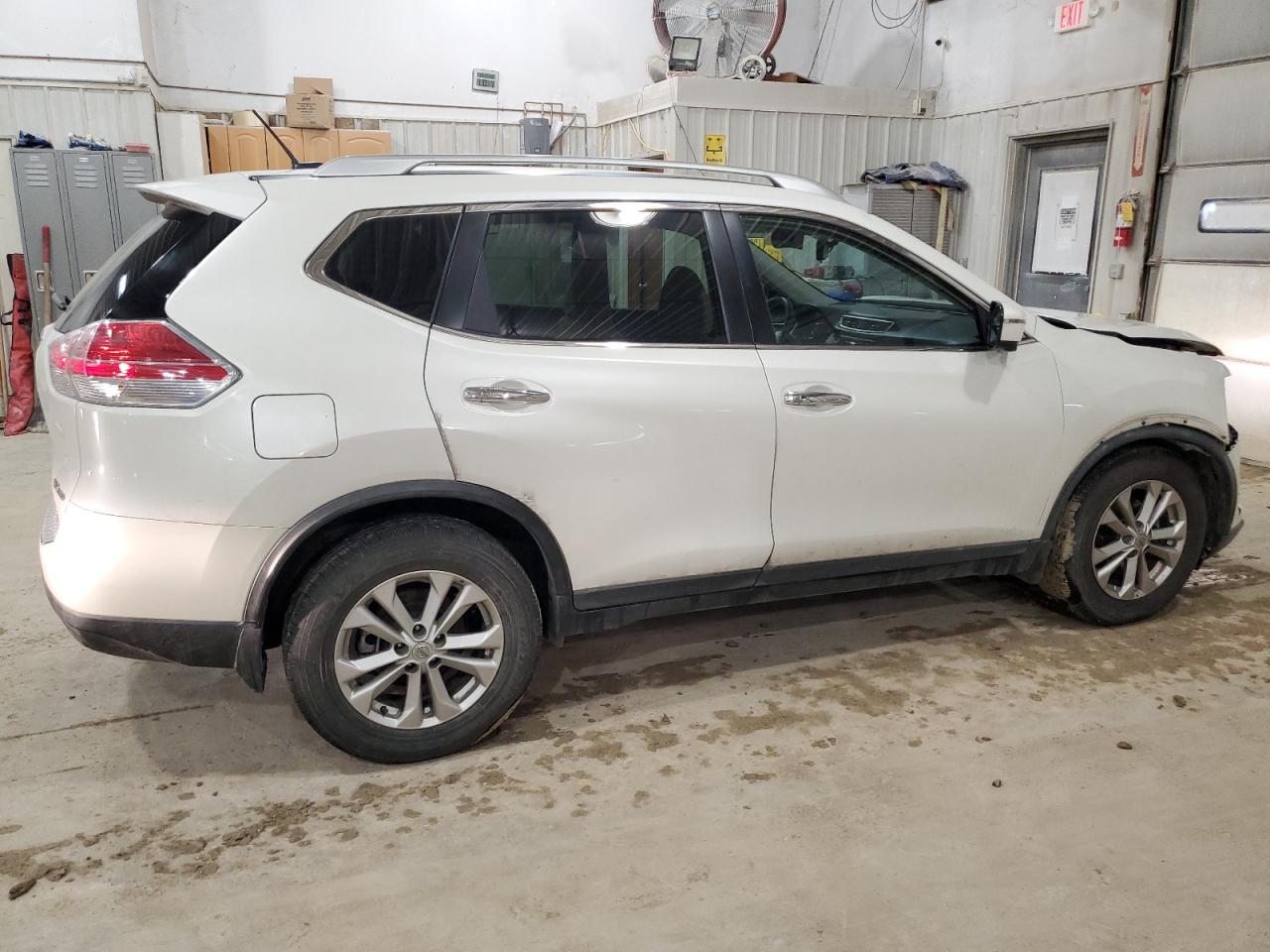 2016 Nissan Rogue - Image 3