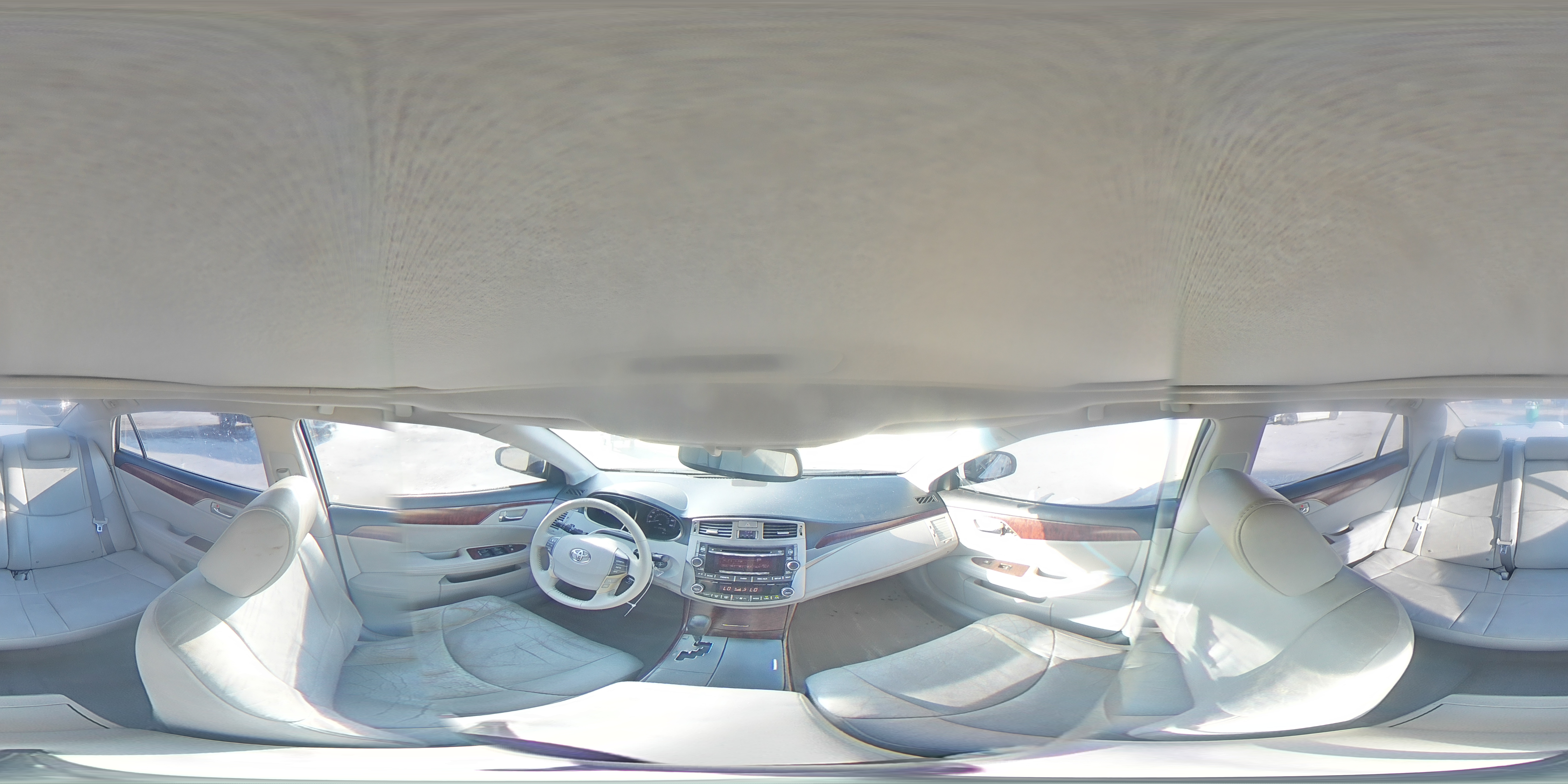 2011 Toyota Avalon - Image 13