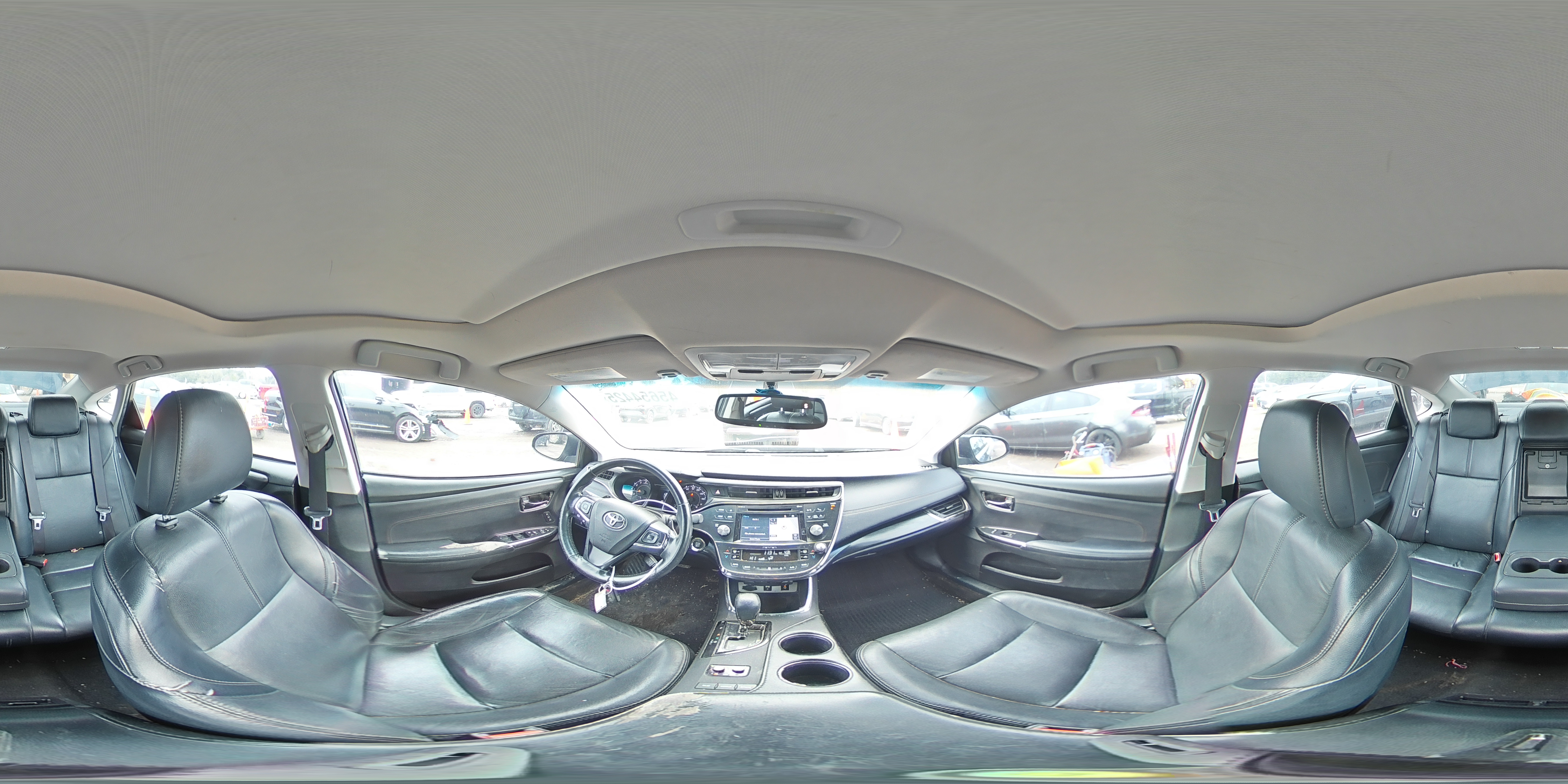 2016 Toyota Avalon - Image 13
