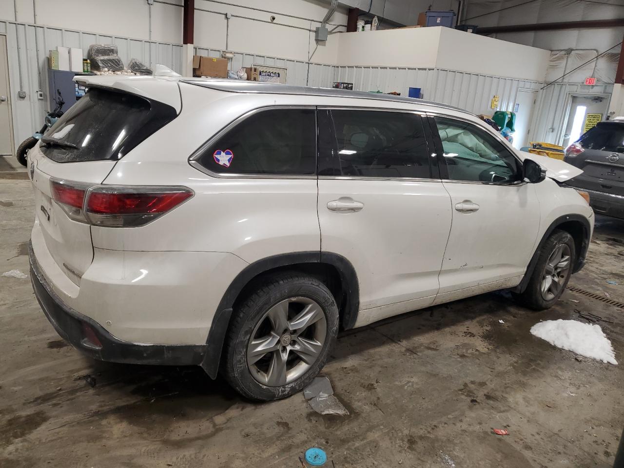 2015 Toyota Highlander - Image 3