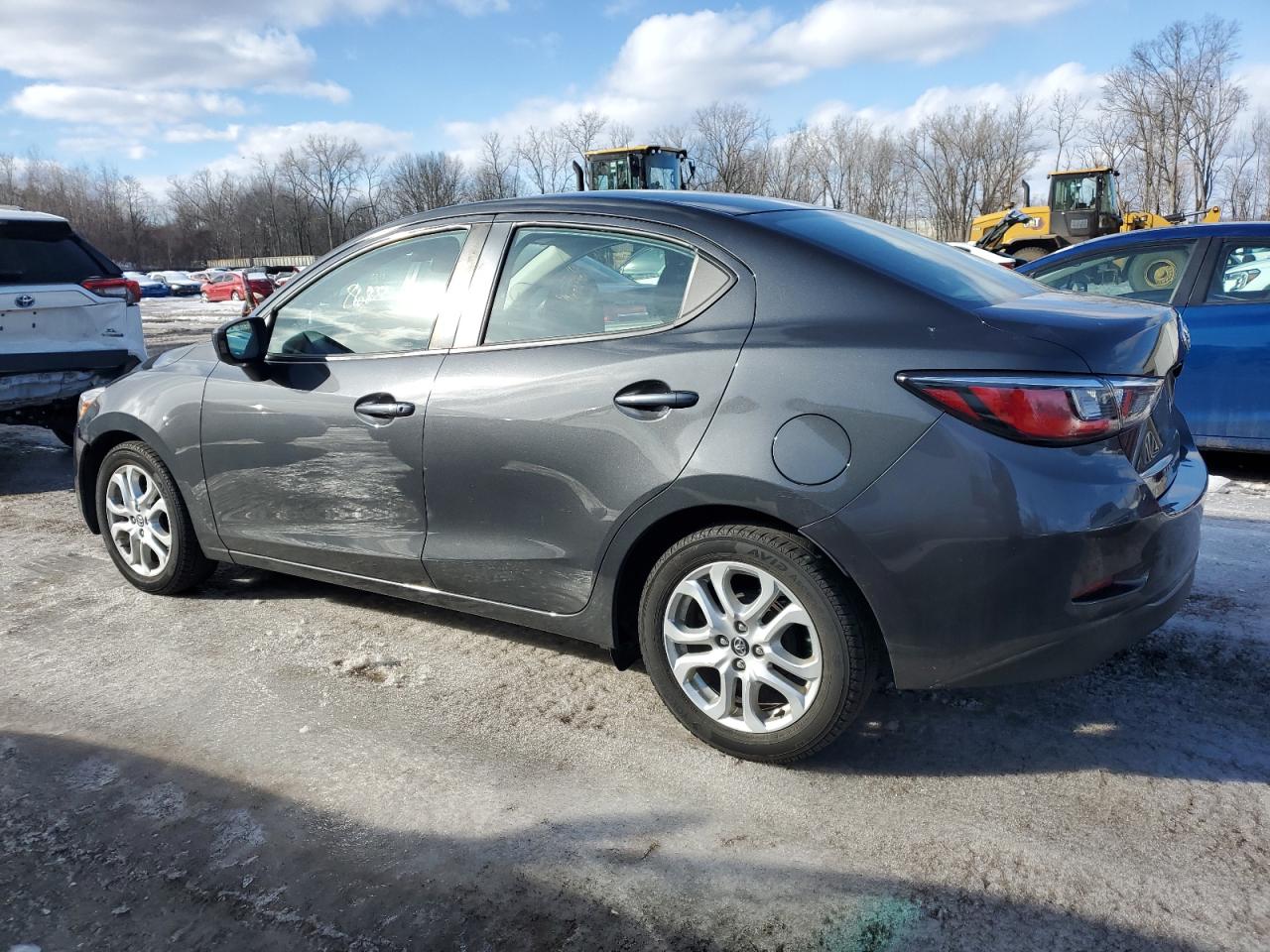 2017 Toyota Yaris - Image 2