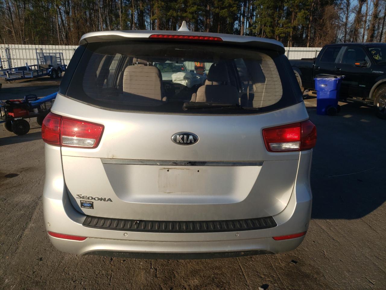 2015 Kia Sedona - Image 6