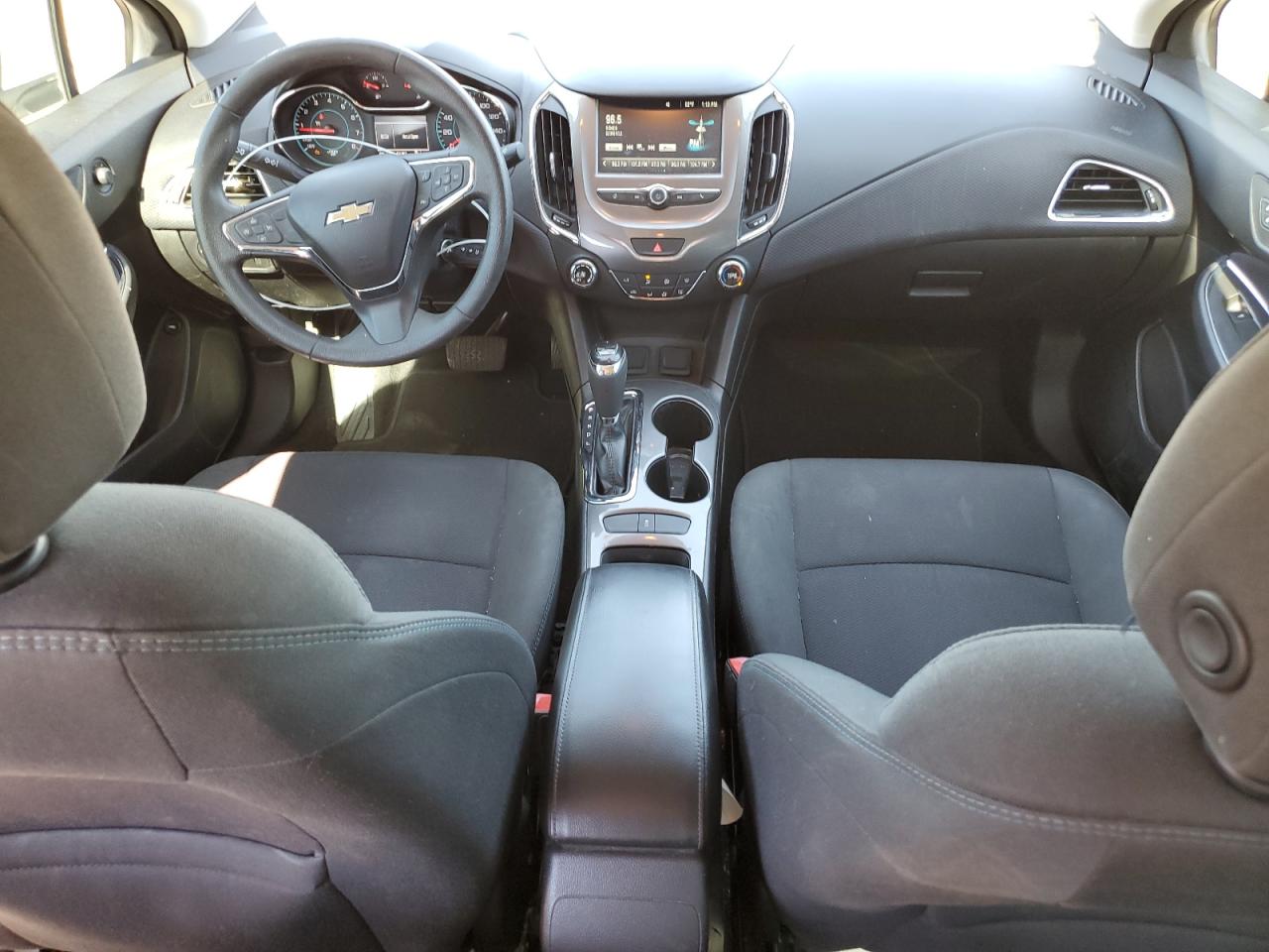 2017 Chevrolet Cruze - Image 8