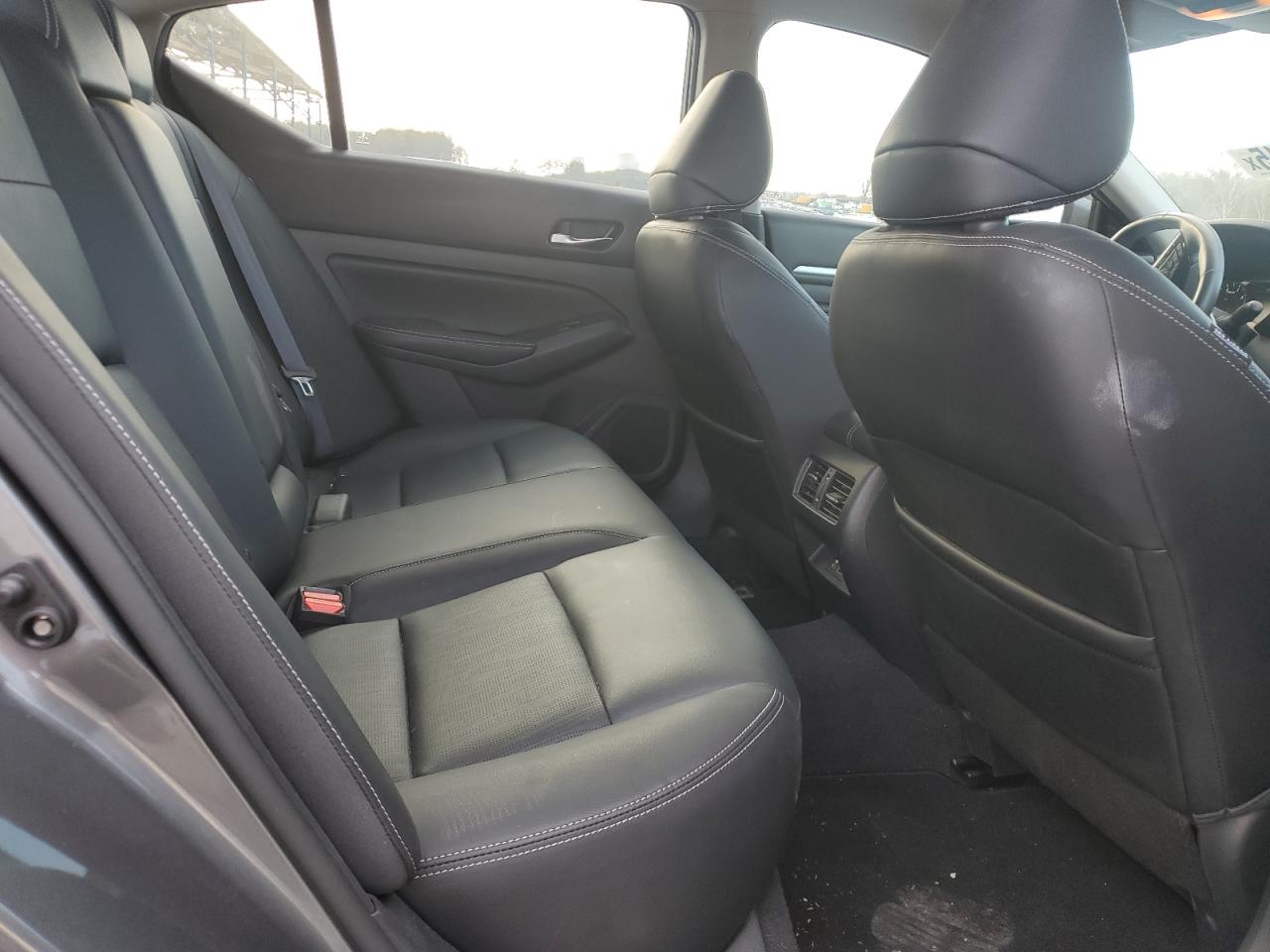 2019 Nissan Altima - Image 10