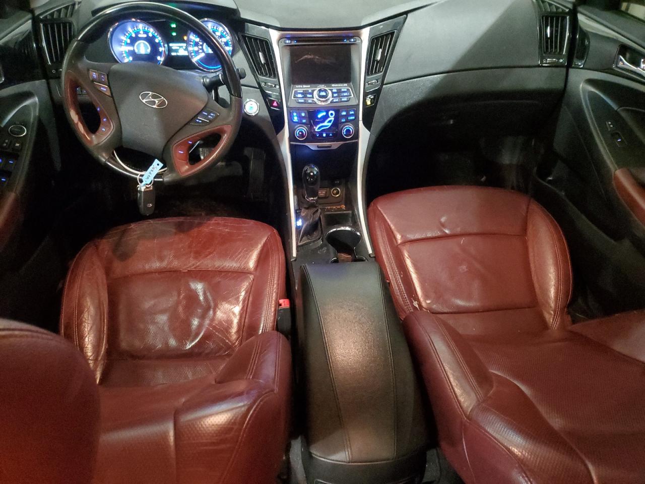 2013 Hyundai Sonata - Image 8