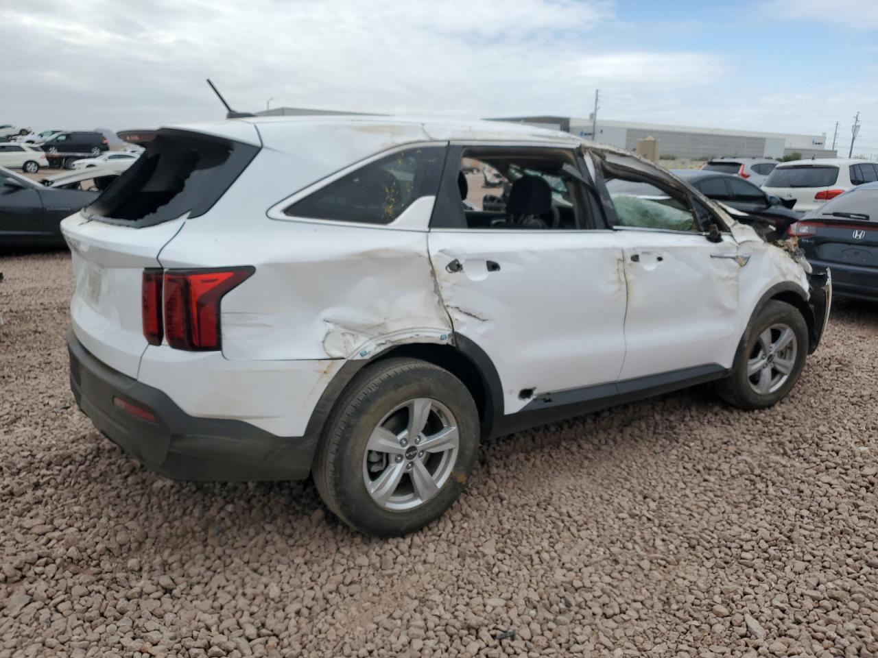 2023 Kia Sorento - Image 3