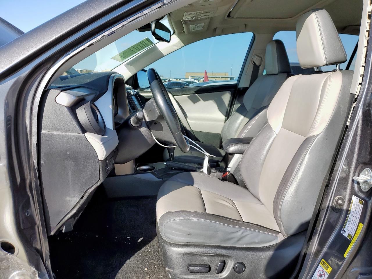 2015 Toyota RAV 4 - Image 7